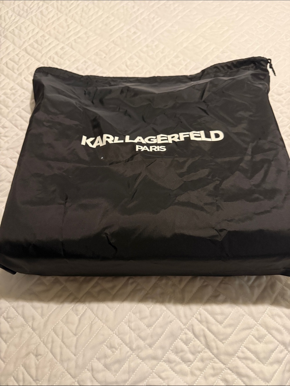 Karl Lagerfeld Light Beige and White Chain-Handle Tote with dust bag - Picture 12 of 13